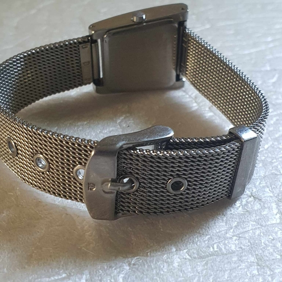 Fastrack #2165SAA Silver/White Stainless Steel Mesh Women's Watch - Picture 3 of 4